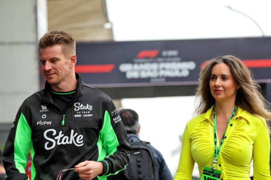 (L to R): Nico Hulkenberg (GER) Sauber with his wife Egle Ruskyte (LIT).
07.11.2025. Formula 1 World Championship, Rd 21, Brazilian Grand Prix, Sao Paulo, Brazil, Sprint Qualifying Day.
- www.xpbimages.com, EMail: requests@xpbimages.com © Copyright: Rew / XPB Images