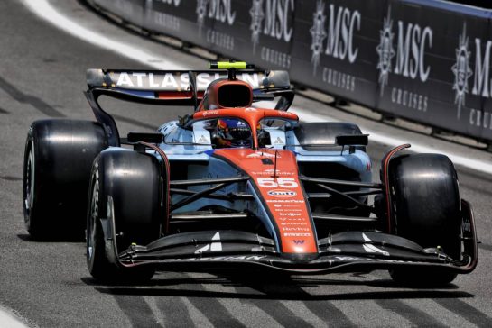 Carlos Sainz (ESP) Atlassian Williams Racing FW47.
07.11.2025. Formula 1 World Championship, Rd 21, Brazilian Grand Prix, Sao Paulo, Brazil, Sprint Qualifying Day.
- www.xpbimages.com, EMail: requests@xpbimages.com © Copyright: Batchelor / XPB Images