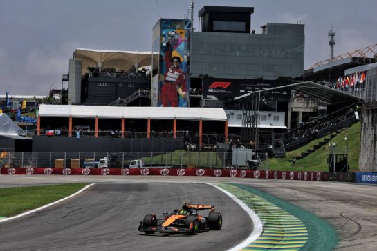 Lando Norris (GBR) McLaren MCL39.
07.11.2025. Formula 1 World Championship, Rd 21, Brazilian Grand Prix, Sao Paulo, Brazil, Sprint Qualifying Day.
- www.xpbimages.com, EMail: requests@xpbimages.com © Copyright: Charniaux / XPB Images