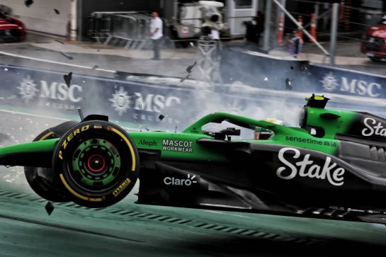 Gabriel Bortoleto (BRA) Sauber C45 crashed out of the race.
08.11.2025. Formula 1 World Championship, Rd 21, Brazilian Grand Prix, Sao Paulo, Brazil, Sprint and Qualifying Day.
- www.xpbimages.com, EMail: requests@xpbimages.com © Copyright: Charniaux / XPB Images