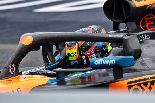 Oscar Piastri (AUS) McLaren MCL39 crashed out of the race.
08.11.2025. Formula 1 World Championship, Rd 21, Brazilian Grand Prix, Sao Paulo, Brazil, Sprint and Qualifying Day.
- www.xpbimages.com, EMail: requests@xpbimages.com © Copyright: XPB Images