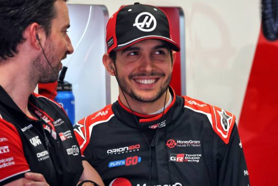 Esteban Ocon (FRA) Haas F1 Team.
08.11.2025. Formula 1 World Championship, Rd 21, Brazilian Grand Prix, Sao Paulo, Brazil, Sprint and Qualifying Day.
- www.xpbimages.com, EMail: requests@xpbimages.com © Copyright: Batchelor / XPB Images