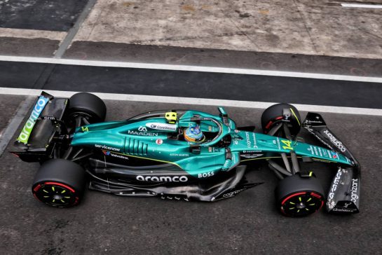Fernando Alonso (ESP) Aston Martin F1 Team AMR25.
08.11.2025. Formula 1 World Championship, Rd 21, Brazilian Grand Prix, Sao Paulo, Brazil, Sprint and Qualifying Day.
- www.xpbimages.com, EMail: requests@xpbimages.com © Copyright: Batchelor / XPB Images