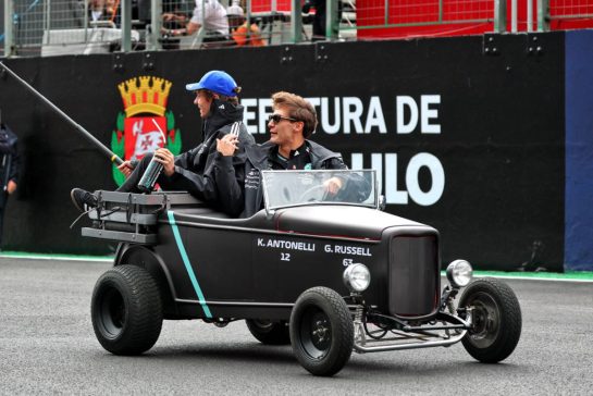 (L to R): Andrea Kimi Antonelli (ITA) Mercedes AMG F1 and George Russell (GBR) Mercedes AMG F1 on the drivers' parade.
09.11.2025. Formula 1 World Championship, Rd 21, Brazilian Grand Prix, Sao Paulo, Brazil, Race Day.
- www.xpbimages.com, EMail: requests@xpbimages.com © Copyright: Batchelor / XPB Images