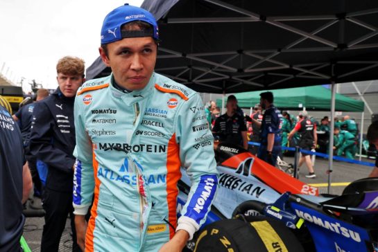 Alexander Albon (THA) Atlassian Williams Racing on the grid.
09.11.2025. Formula 1 World Championship, Rd 21, Brazilian Grand Prix, Sao Paulo, Brazil, Race Day.
- www.xpbimages.com, EMail: requests@xpbimages.com © Copyright: Batchelor / XPB Images