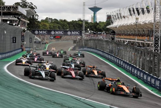 Lando Norris (GBR) McLaren MCL39 leads at the start of the race.
09.11.2025. Formula 1 World Championship, Rd 21, Brazilian Grand Prix, Sao Paulo, Brazil, Race Day.
- www.xpbimages.com, EMail: requests@xpbimages.com © Copyright: Charniaux / XPB Images