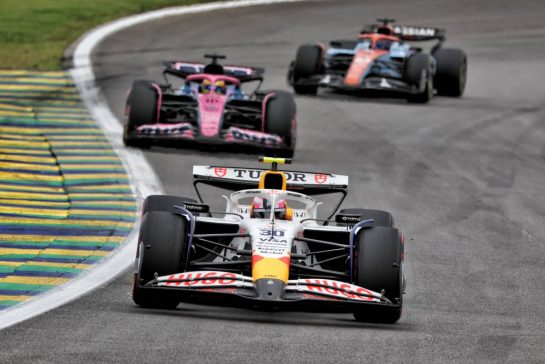 Liam Lawson (NZL) Racing Bulls VCARB 02.
09.11.2025. Formula 1 World Championship, Rd 21, Brazilian Grand Prix, Sao Paulo, Brazil, Race Day.
- www.xpbimages.com, EMail: requests@xpbimages.com © Copyright: Rew / XPB Images