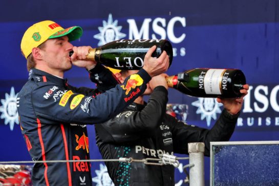 Max Verstappen (NLD) Red Bull Racing celebrates his third position on the podium with second placed Andrea Kimi Antonelli (ITA) Mercedes AMG F1.
09.11.2025. Formula 1 World Championship, Rd 21, Brazilian Grand Prix, Sao Paulo, Brazil, Race Day.
- www.xpbimages.com, EMail: requests@xpbimages.com © Copyright: Charniaux / XPB Images