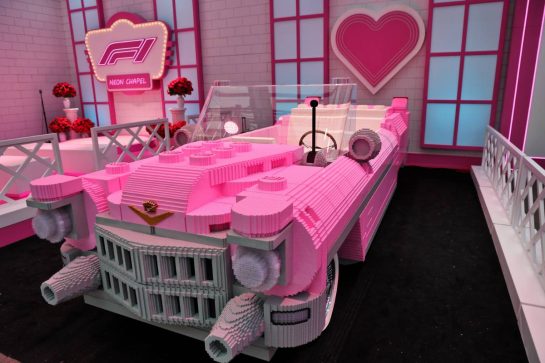 Paddock atmosphere - Pink Cadillac.
19.11.2025. Formula 1 World Championship, Rd 22, Las Vegas Grand Prix, Las Vegas, Nevada, USA, Preparation Day.
- www.xpbimages.com, EMail: requests@xpbimages.com © Copyright: Batchelor / XPB Images