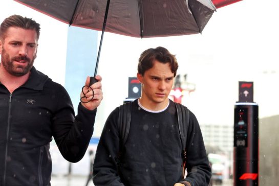 Oscar Piastri (AUS) McLaren.
19.11.2025. Formula 1 World Championship, Rd 22, Las Vegas Grand Prix, Las Vegas, Nevada, USA, Preparation Day.
- www.xpbimages.com, EMail: requests@xpbimages.com © Copyright: Bearne / XPB Images