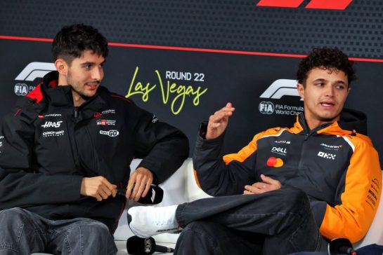 (L to R): Esteban Ocon (FRA) Haas F1 Team and Lando Norris (GBR) McLaren in the FIA Press Conference.
19.11.2025. Formula 1 World Championship, Rd 22, Las Vegas Grand Prix, Las Vegas, Nevada, USA, Preparation Day.
- www.xpbimages.com, EMail: requests@xpbimages.com © Copyright: Moy / XPB Images
