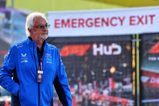 Flavio Briatore (ITA) Alpine F1 Team Executive Advisor.
20.11.2025. Formula 1 World Championship, Rd 22, Las Vegas Grand Prix, Las Vegas, Nevada, USA, Practice Day
- www.xpbimages.com, EMail: requests@xpbimages.com © Copyright: Batchelor / XPB Images
