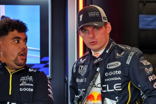 Max Verstappen (NLD) Red Bull Racing.
20.11.2025. Formula 1 World Championship, Rd 22, Las Vegas Grand Prix, Las Vegas, Nevada, USA, Practice Day
- www.xpbimages.com, EMail: requests@xpbimages.com © Copyright: Batchelor / XPB Images