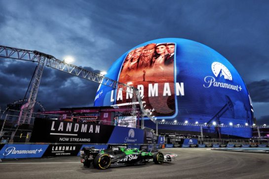 Gabriel Bortoleto (BRA) Sauber C45.
20.11.2025. Formula 1 World Championship, Rd 22, Las Vegas Grand Prix, Las Vegas, Nevada, USA, Practice Day
- www.xpbimages.com, EMail: requests@xpbimages.com © Copyright: Bearne / XPB Images