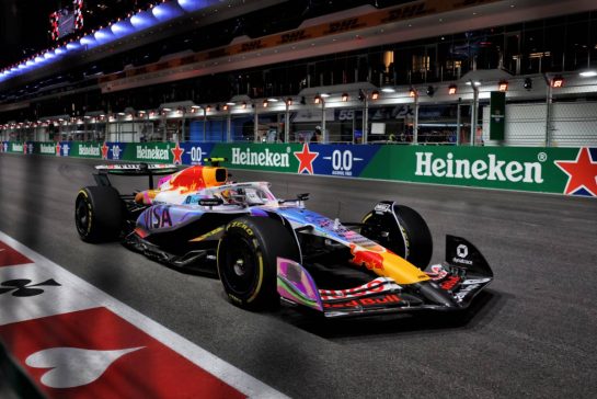 Liam Lawson (NZL) Racing Bulls VCARB 02.
20.11.2025. Formula 1 World Championship, Rd 22, Las Vegas Grand Prix, Las Vegas, Nevada, USA, Practice Day
- www.xpbimages.com, EMail: requests@xpbimages.com © Copyright: Charniaux / XPB Images