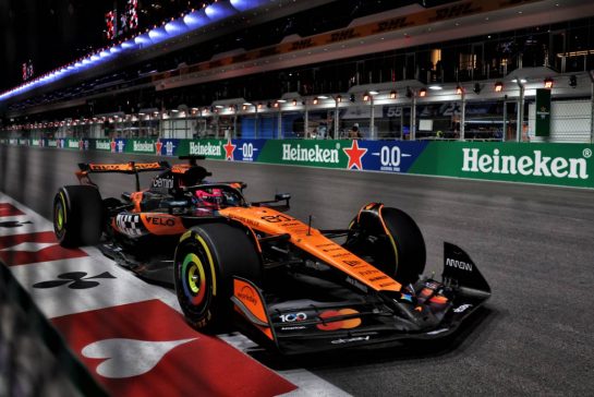 Oscar Piastri (AUS) McLaren MCL39.
20.11.2025. Formula 1 World Championship, Rd 22, Las Vegas Grand Prix, Las Vegas, Nevada, USA, Practice Day
- www.xpbimages.com, EMail: requests@xpbimages.com © Copyright: Charniaux / XPB Images