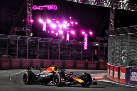 Yuki Tsunoda (JPN) Red Bull Racing RB21.
20.11.2025. Formula 1 World Championship, Rd 22, Las Vegas Grand Prix, Las Vegas, Nevada, USA, Practice Day
- www.xpbimages.com, EMail: requests@xpbimages.com © Copyright: Bearne / XPB Images