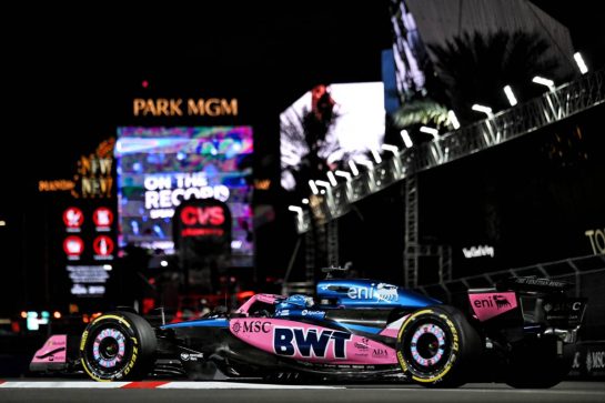 Pierre Gasly (FRA) Alpine F1 Team A525.
20.11.2025. Formula 1 World Championship, Rd 22, Las Vegas Grand Prix, Las Vegas, Nevada, USA, Practice Day
- www.xpbimages.com, EMail: requests@xpbimages.com © Copyright: Price / XPB Images