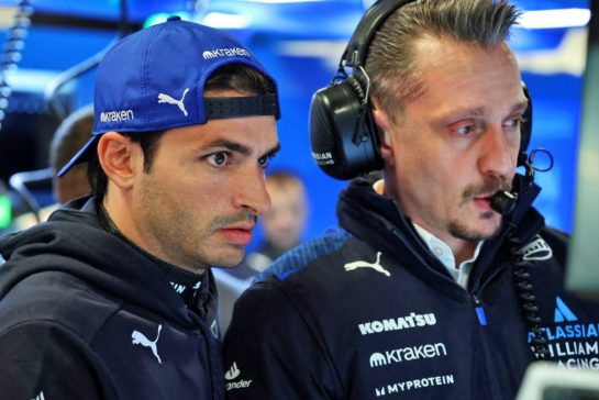 Carlos Sainz (ESP) Atlassian Williams Racing.
20.11.2025. Formula 1 World Championship, Rd 22, Las Vegas Grand Prix, Las Vegas, Nevada, USA, Practice Day
- www.xpbimages.com, EMail: requests@xpbimages.com © Copyright: Batchelor / XPB Images