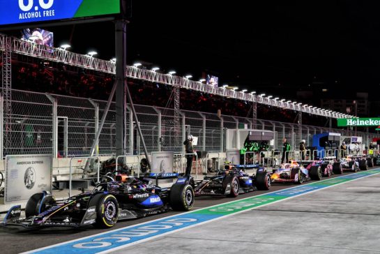 Alexander Albon (THA) Atlassian Williams Racing FW47 in the pits.
20.11.2025. Formula 1 World Championship, Rd 22, Las Vegas Grand Prix, Las Vegas, Nevada, USA, Practice Day
- www.xpbimages.com, EMail: requests@xpbimages.com © Copyright: Batchelor / XPB Images