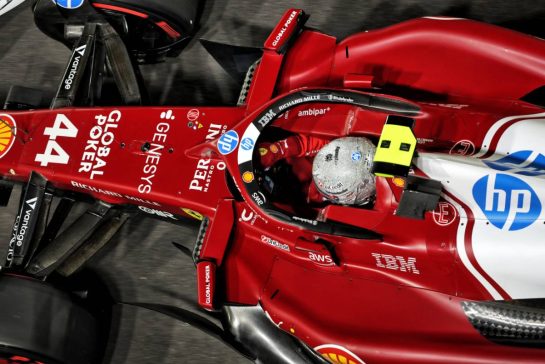 Lewis Hamilton (GBR) Ferrari SF-25.
20.11.2025. Formula 1 World Championship, Rd 22, Las Vegas Grand Prix, Las Vegas, Nevada, USA, Practice Day
- www.xpbimages.com, EMail: requests@xpbimages.com © Copyright: Bearne / XPB Images