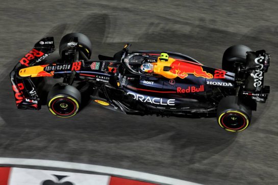 Yuki Tsunoda (JPN) Red Bull Racing RB21.
20.11.2025. Formula 1 World Championship, Rd 22, Las Vegas Grand Prix, Las Vegas, Nevada, USA, Practice Day
- www.xpbimages.com, EMail: requests@xpbimages.com © Copyright: Bearne / XPB Images