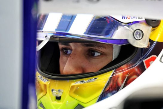 Isack Hadjar (FRA) Racing Bulls VCARB 02.
21.11.2025. Formula 1 World Championship, Rd 22, Las Vegas Grand Prix, Las Vegas, Nevada, USA, Qualifying Day.
- www.xpbimages.com, EMail: requests@xpbimages.com © Copyright: Batchelor / XPB Images