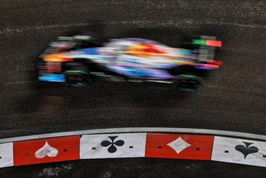 Isack Hadjar (FRA) Racing Bulls VCARB 02.
21.11.2025. Formula 1 World Championship, Rd 22, Las Vegas Grand Prix, Las Vegas, Nevada, USA, Qualifying Day.
- www.xpbimages.com, EMail: requests@xpbimages.com © Copyright: Moy / XPB Images