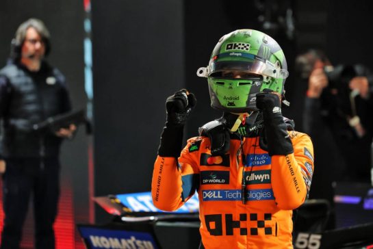 Lando Norris (GBR) McLaren celebrates his pole position in qualifying parc ferme.
21.11.2025. Formula 1 World Championship, Rd 22, Las Vegas Grand Prix, Las Vegas, Nevada, USA, Qualifying Day.
- www.xpbimages.com, EMail: requests@xpbimages.com © Copyright: Batchelor / XPB Images