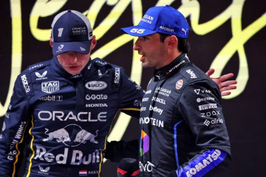 (L to R): Max Verstappen (NLD) Red Bull Racing with Carlos Sainz (ESP) Atlassian Williams Racing in qualifying parc ferme.
21.11.2025. Formula 1 World Championship, Rd 22, Las Vegas Grand Prix, Las Vegas, Nevada, USA, Qualifying Day.
- www.xpbimages.com, EMail: requests@xpbimages.com © Copyright: Batchelor / XPB Images