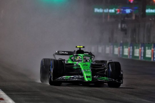 Gabriel Bortoleto (BRA) Sauber C45.
21.11.2025. Formula 1 World Championship, Rd 22, Las Vegas Grand Prix, Las Vegas, Nevada, USA, Qualifying Day.
- www.xpbimages.com, EMail: requests@xpbimages.com © Copyright: Moy / XPB Images