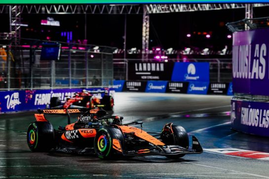 Lando Norris (GBR) McLaren MCL39.
21.11.2025. Formula 1 World Championship, Rd 22, Las Vegas Grand Prix, Las Vegas, Nevada, USA, Qualifying Day.
- www.xpbimages.com, EMail: requests@xpbimages.com © Copyright: Patching / XPB Images