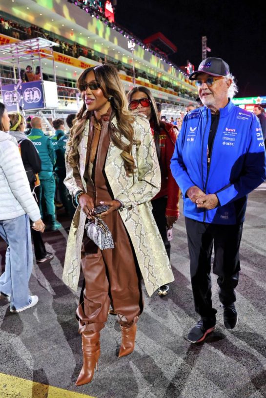 Naomi Campbell (GBR) with Flavio Briatore (ITA) Alpine F1 Team Executive Advisor on the grid.
22.11.2025. Formula 1 World Championship, Rd 22, Las Vegas Grand Prix, Las Vegas, Nevada, USA, Race Day.
- www.xpbimages.com, EMail: requests@xpbimages.com © Copyright: Batchelor / XPB Images