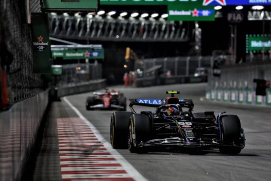 Carlos Sainz (ESP) Atlassian Williams Racing FW47.
22.11.2025. Formula 1 World Championship, Rd 22, Las Vegas Grand Prix, Las Vegas, Nevada, USA, Race Day.
- www.xpbimages.com, EMail: requests@xpbimages.com © Copyright: Batchelor / XPB Images