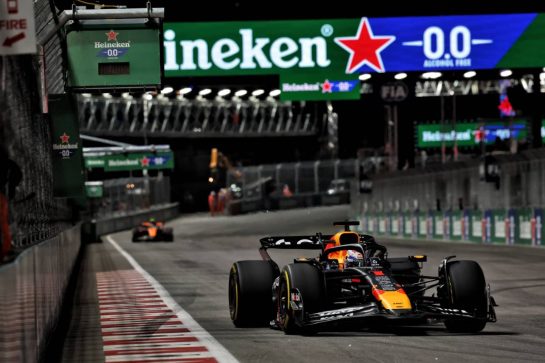 Max Verstappen (NLD) Red Bull Racing RB21.
22.11.2025. Formula 1 World Championship, Rd 22, Las Vegas Grand Prix, Las Vegas, Nevada, USA, Race Day.
- www.xpbimages.com, EMail: requests@xpbimages.com © Copyright: Batchelor / XPB Images