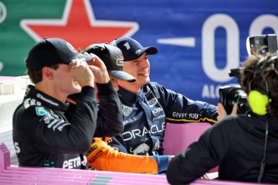 George Russell (GBR) Mercedes AMG F1; Max Verstappen (NLD) Red Bull Racing and Lando Norris (GBR) McLaren in the Lego Pink Cadillac with Terry Crews (USA) Actor at the end of the race.
22.11.2025. Formula 1 World Championship, Rd 22, Las Vegas Grand Prix, Las Vegas, Nevada, USA, Race Day.
- www.xpbimages.com, EMail: requests@xpbimages.com © Copyright: Batchelor / XPB Images