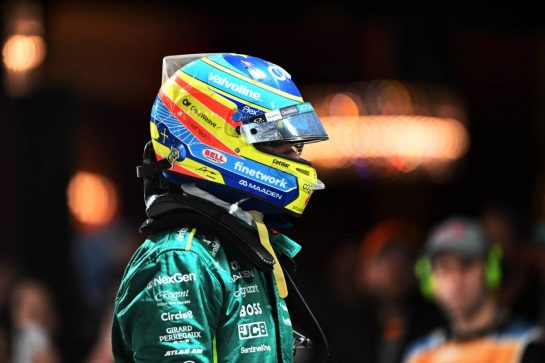 Fernando Alonso (ESP) Aston Martin F1 Team in parc ferme.
22.11.2025. Formula 1 World Championship, Rd 22, Las Vegas Grand Prix, Las Vegas, Nevada, USA, Race Day.
- www.xpbimages.com, EMail: requests@xpbimages.com © Copyright: Price / XPB Images