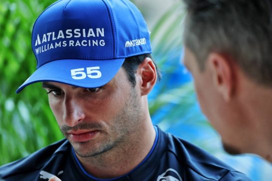 Carlos Sainz (ESP) Atlassian Williams Racing.
27.11.2025. Formula 1 World Championship, Rd 23, Qatar Grand Prix, Doha, Qatar, Preparation Day.
- www.xpbimages.com, EMail: requests@xpbimages.com © Copyright: Batchelor / XPB Images