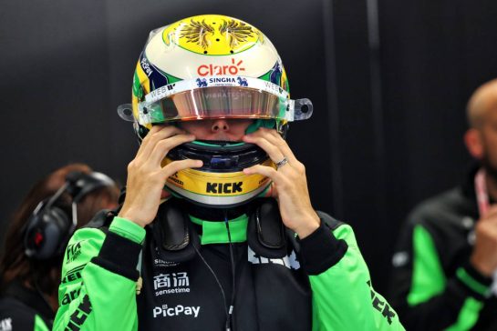 Gabriel Bortoleto (BRA) Sauber.
28.11.2025 Formula 1 World Championship, Rd 23, Qatar Grand Prix, Doha, Qatar, Sprint Qualifying Day.
- www.xpbimages.com, EMail: requests@xpbimages.com © Copyright: Batchelor / XPB Images