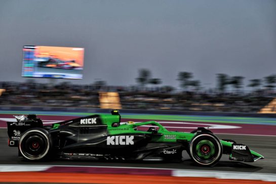 Gabriel Bortoleto (BRA) Sauber C45.
28.11.2025 Formula 1 World Championship, Rd 23, Qatar Grand Prix, Doha, Qatar, Sprint Qualifying Day.
- www.xpbimages.com, EMail: requests@xpbimages.com © Copyright: Batchelor / XPB Images