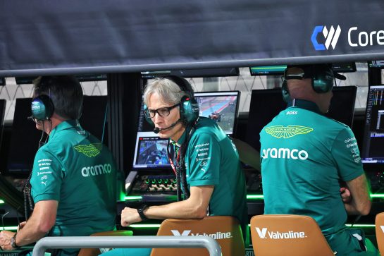 Mike Krack (LUX) Aston Martin F1 Team Chief Trackside Officer.
28.11.2025 Formula 1 World Championship, Rd 23, Qatar Grand Prix, Doha, Qatar, Sprint Qualifying Day.
- www.xpbimages.com, EMail: requests@xpbimages.com © Copyright: Batchelor / XPB Images