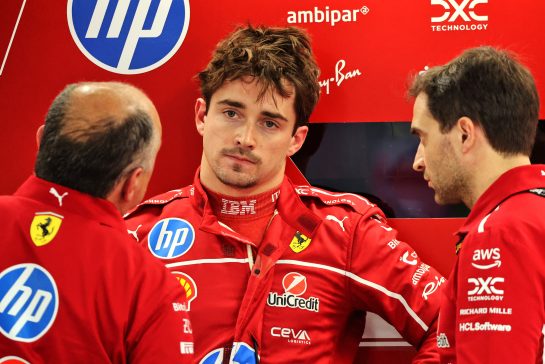 (L to R): Frederic Vasseur (FRA) Ferrari Team Principal with Charles Leclerc (MON) Ferrari and Jerome d'Ambrosio (BEL) Ferrari Deputy Team Principal.
28.11.2025 Formula 1 World Championship, Rd 23, Qatar Grand Prix, Doha, Qatar, Sprint Qualifying Day.
- www.xpbimages.com, EMail: requests@xpbimages.com © Copyright: Batchelor / XPB Images