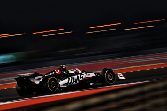 Oliver Bearman (GBR) Haas VF-25.
28.11.2025 Formula 1 World Championship, Rd 23, Qatar Grand Prix, Doha, Qatar, Sprint Qualifying Day.
- www.xpbimages.com, EMail: requests@xpbimages.com © Copyright: Charniaux / XPB Images