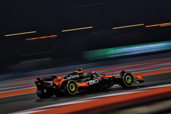 Lando Norris (GBR) McLaren MCL39.
28.11.2025 Formula 1 World Championship, Rd 23, Qatar Grand Prix, Doha, Qatar, Sprint Qualifying Day.
- www.xpbimages.com, EMail: requests@xpbimages.com © Copyright: Charniaux / XPB Images