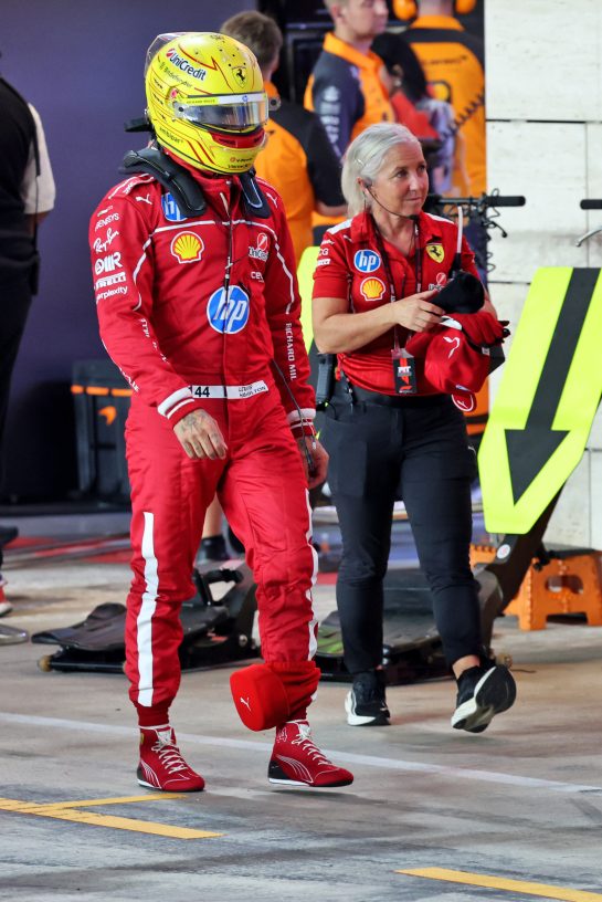 (L to R): Lewis Hamilton (GBR) Ferrari with Angela Cullen (NZL) Ferrari Physiotherapist.
28.11.2025 Formula 1 World Championship, Rd 23, Qatar Grand Prix, Doha, Qatar, Sprint Qualifying Day.
- www.xpbimages.com, EMail: requests@xpbimages.com © Copyright: Batchelor / XPB Images