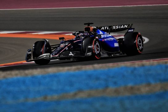Alexander Albon (THA) Atlassian Williams Racing FW47.
28.11.2025 Formula 1 World Championship, Rd 23, Qatar Grand Prix, Doha, Qatar, Sprint Qualifying Day.
- www.xpbimages.com, EMail: requests@xpbimages.com © Copyright: Moy / XPB Images