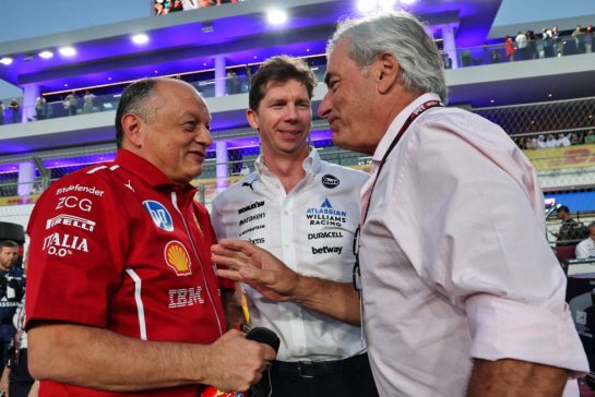 (L to R): Frederic Vasseur (FRA) Ferrari Team Principal with James Vowles (GBR) Atlassian Williams Racing Team Principal and Carlos Sainz (ESP) on the grid.
29.11.2025. Formula 1 World Championship, Rd 23, Qatar Grand Prix, Doha, Qatar, Sprint and Qualifying Day.
- www.xpbimages.com, EMail: requests@xpbimages.com © Copyright: Batchelor / XPB Images