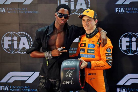 (L to R): Alton Mason (USA) Model presents the Pirelli Pole Position Award to Oscar Piastri (AUS) McLaren in qualifying parc ferme.
29.11.2025. Formula 1 World Championship, Rd 23, Qatar Grand Prix, Doha, Qatar, Sprint and Qualifying Day.
- www.xpbimages.com, EMail: requests@xpbimages.com © Copyright: Batchelor / XPB Images