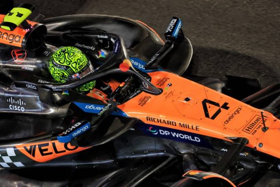 Lando Norris (GBR) McLaren MCL39.
29.11.2025. Formula 1 World Championship, Rd 23, Qatar Grand Prix, Doha, Qatar, Sprint and Qualifying Day.
- www.xpbimages.com, EMail: requests@xpbimages.com © Copyright: Moy / XPB Images