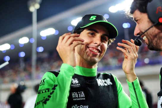 Gabriel Bortoleto (BRA) Sauber on the grid.
30.11.2025. Formula 1 World Championship, Rd 23, Qatar Grand Prix, Doha, Qatar, Race Day.
- www.xpbimages.com, EMail: requests@xpbimages.com © Copyright: Charniaux / XPB Images